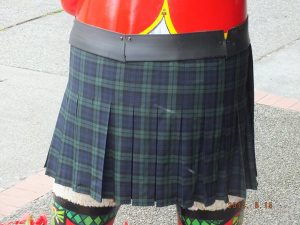 A large pleats on a very large kilt.